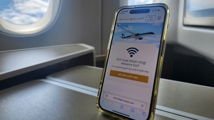 Vietnam Airlines launches in-flight internet service